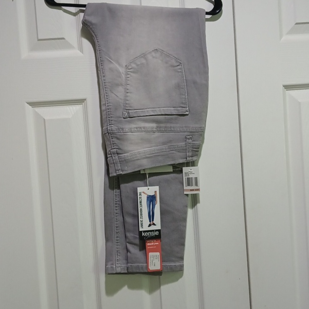 Brand new kensie jeans